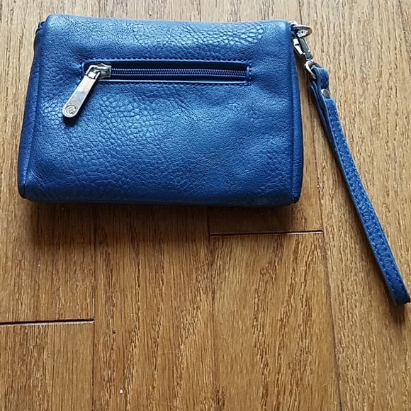 Blue Turnlock Wristlet - Picture 2 of 2